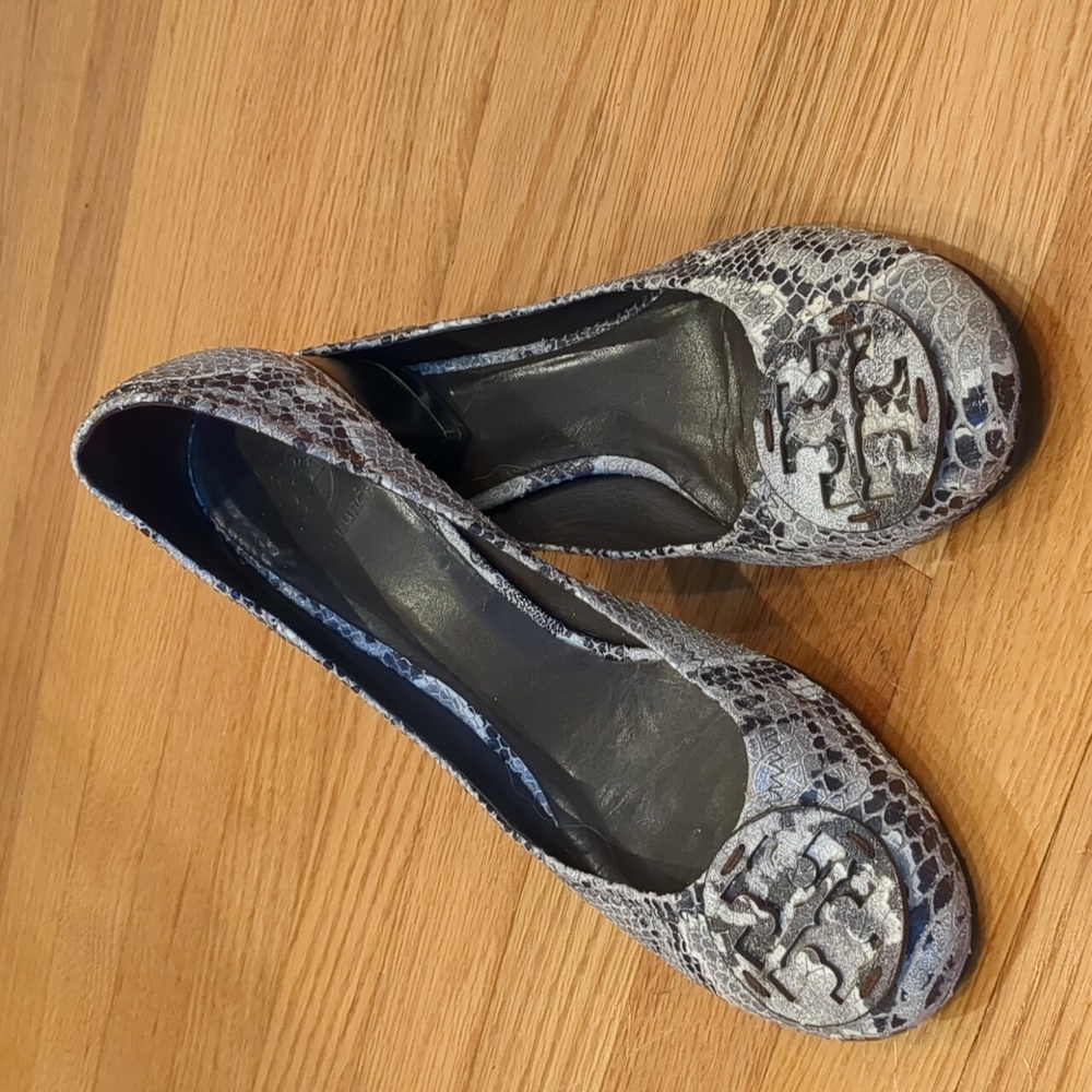 Tory Burch Amy snakeskin pump